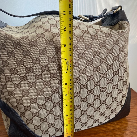 Large GUCCI GG Canvas Shoulder Bag - Picture 2 of 16